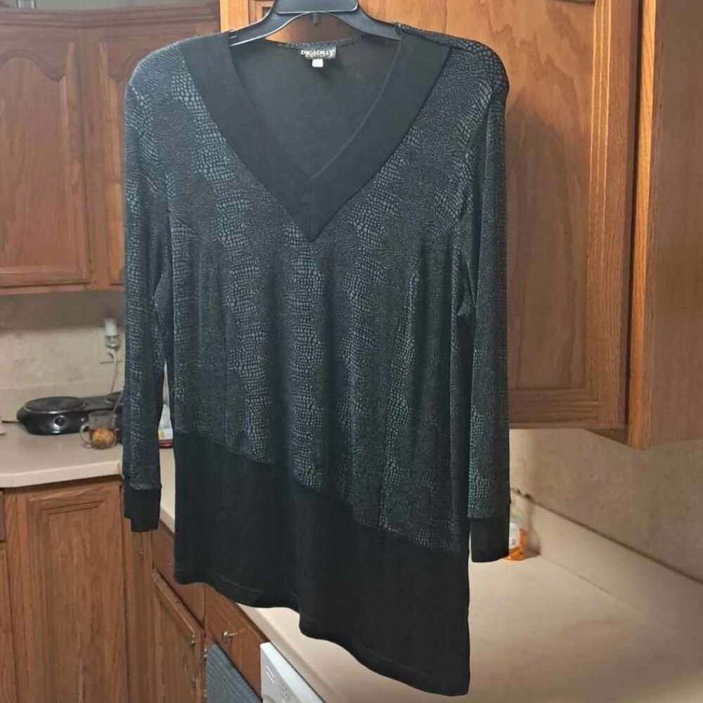 PICADILLY FASHION WOMENS TOP SIZE 1X